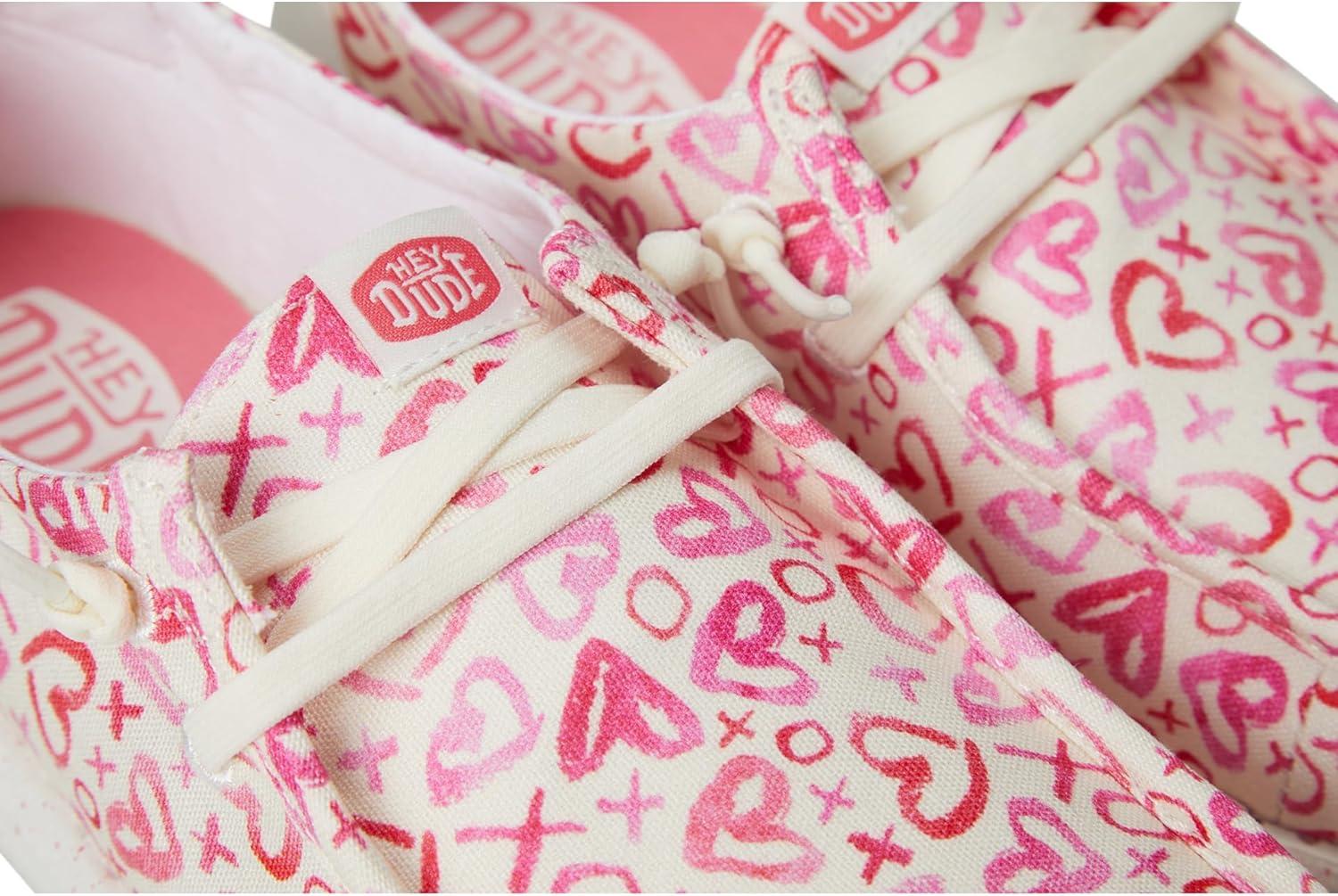 imageHEYDUDE Girls Wendy Watercolor Hearts Little Big Kid LoaferPinkWhite