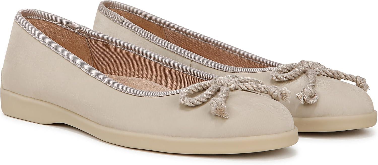 imageLifeStride Womens Maura Ballet FlatTaupe