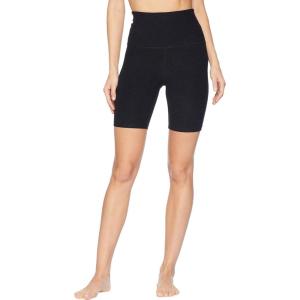 Beyond Yoga Women’s Spacedye Keep Pace 7″ Short(Darkest Night)