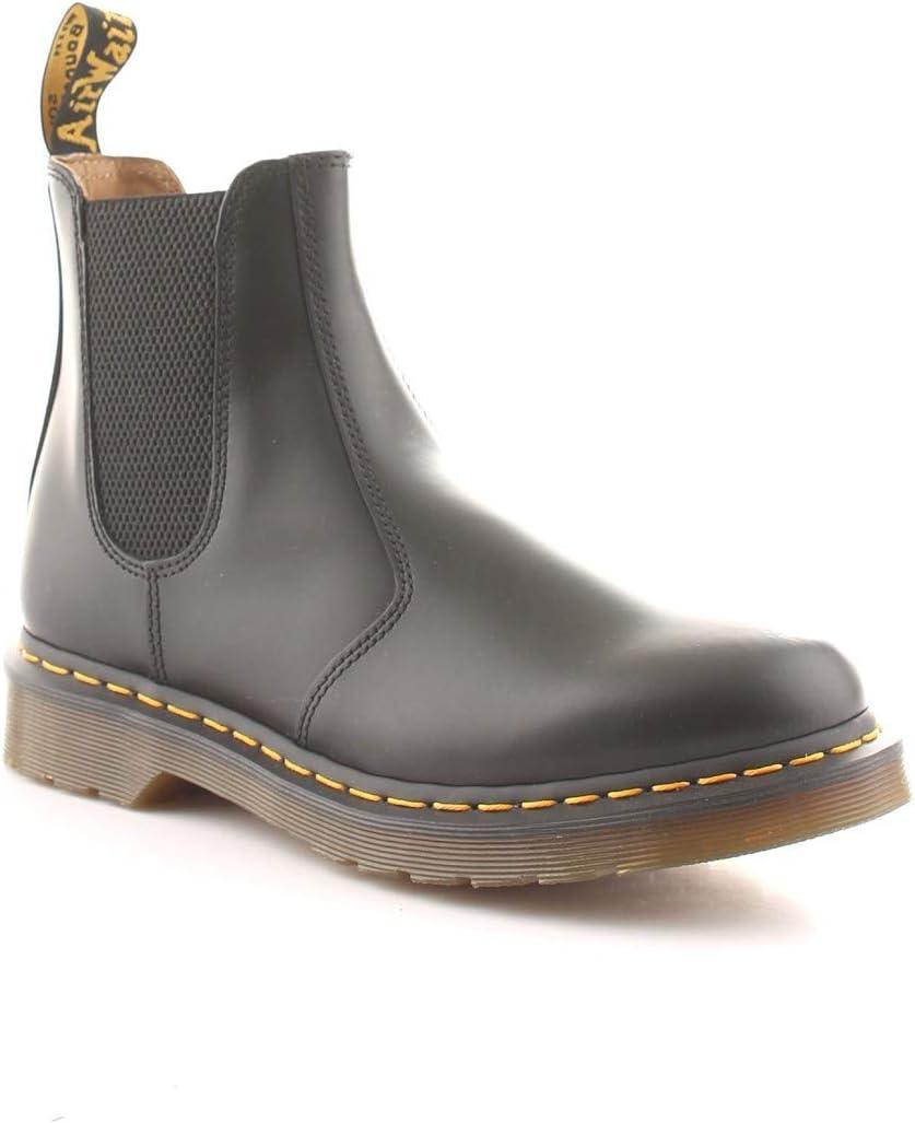 imageDr Martens UnisexAdult 2976 Crazy Horse Chelsea BootBlack Smooth