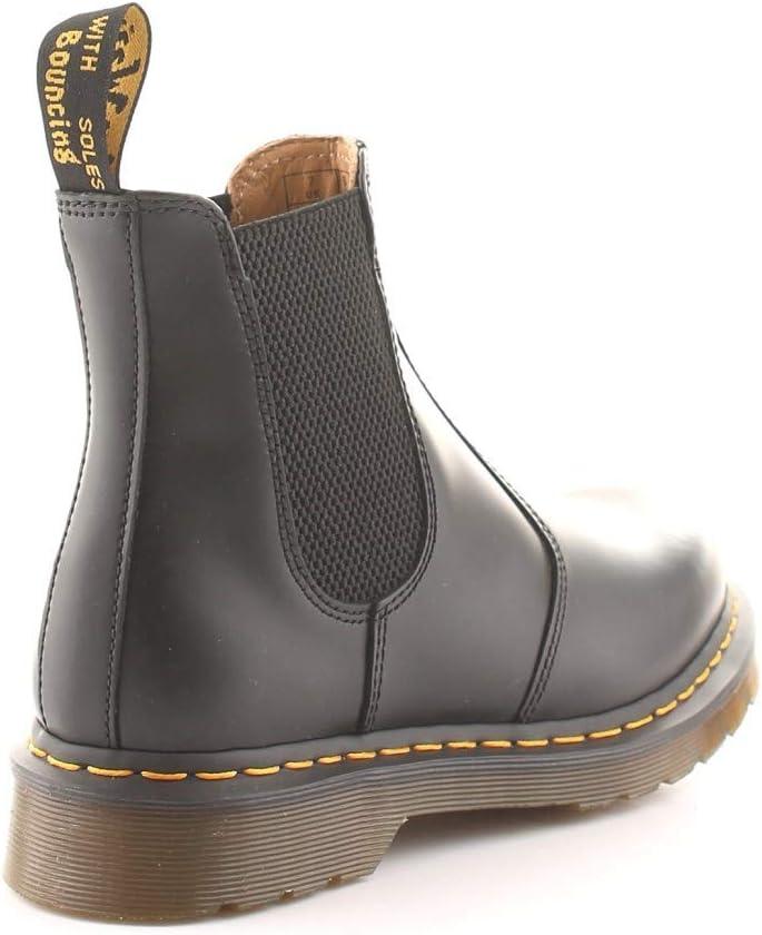 imageDr Martens UnisexAdult 2976 Crazy Horse Chelsea BootBlack Smooth
