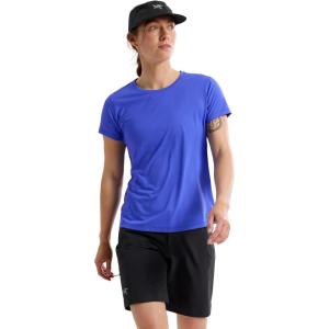Arc’teryx Taema Crew Neck SS Women’s | Quick Dry Short Sleeve Workout Shirts – Lightweight Exercise Tops(Electra Heather)